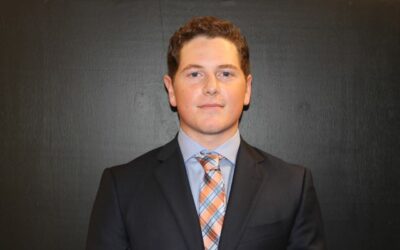 JR. BLUES’ READER MAKES COLLEGE COMMITMENT